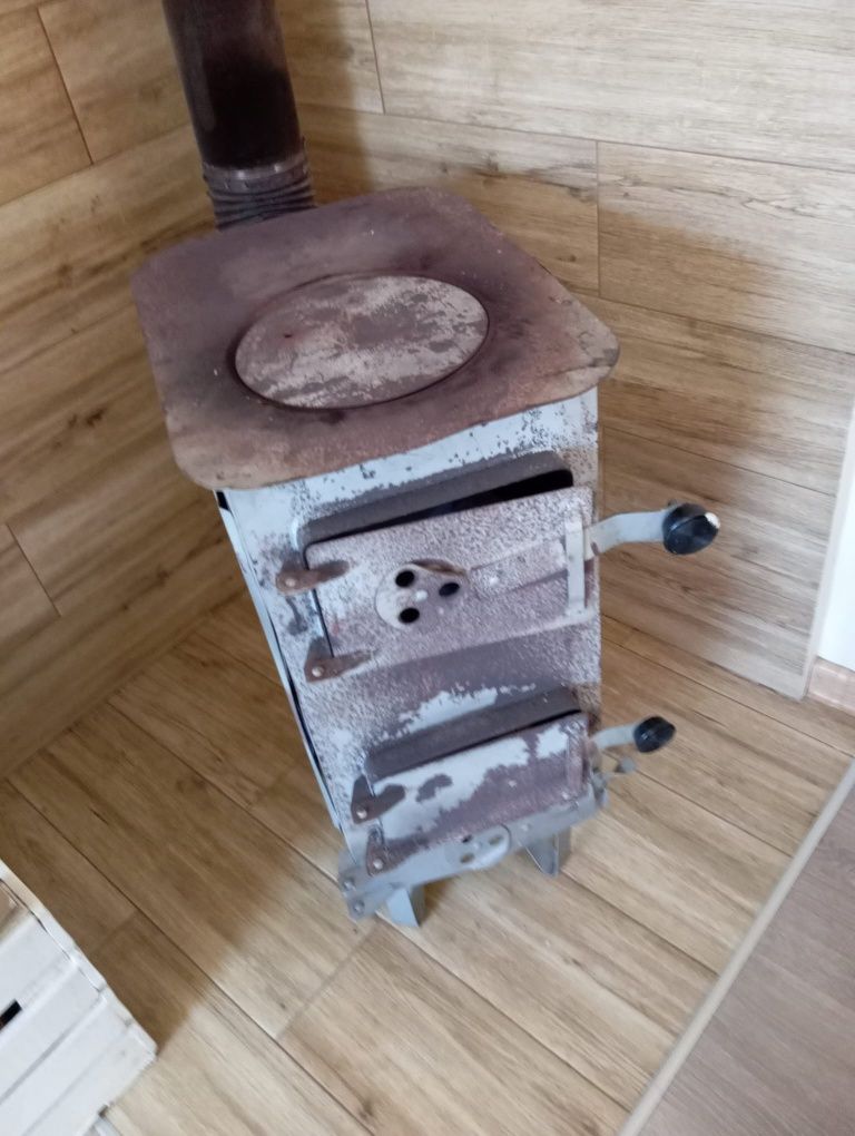 Piec szamotowy z rurami