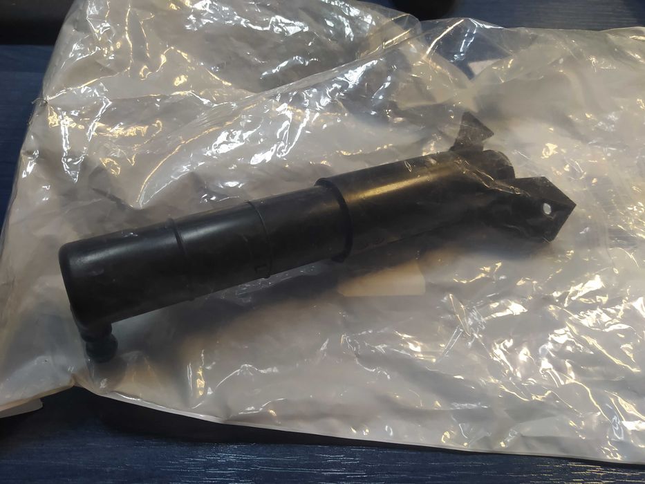 Корпус форсунки омывателя фары Porsche Cayenne 11-18