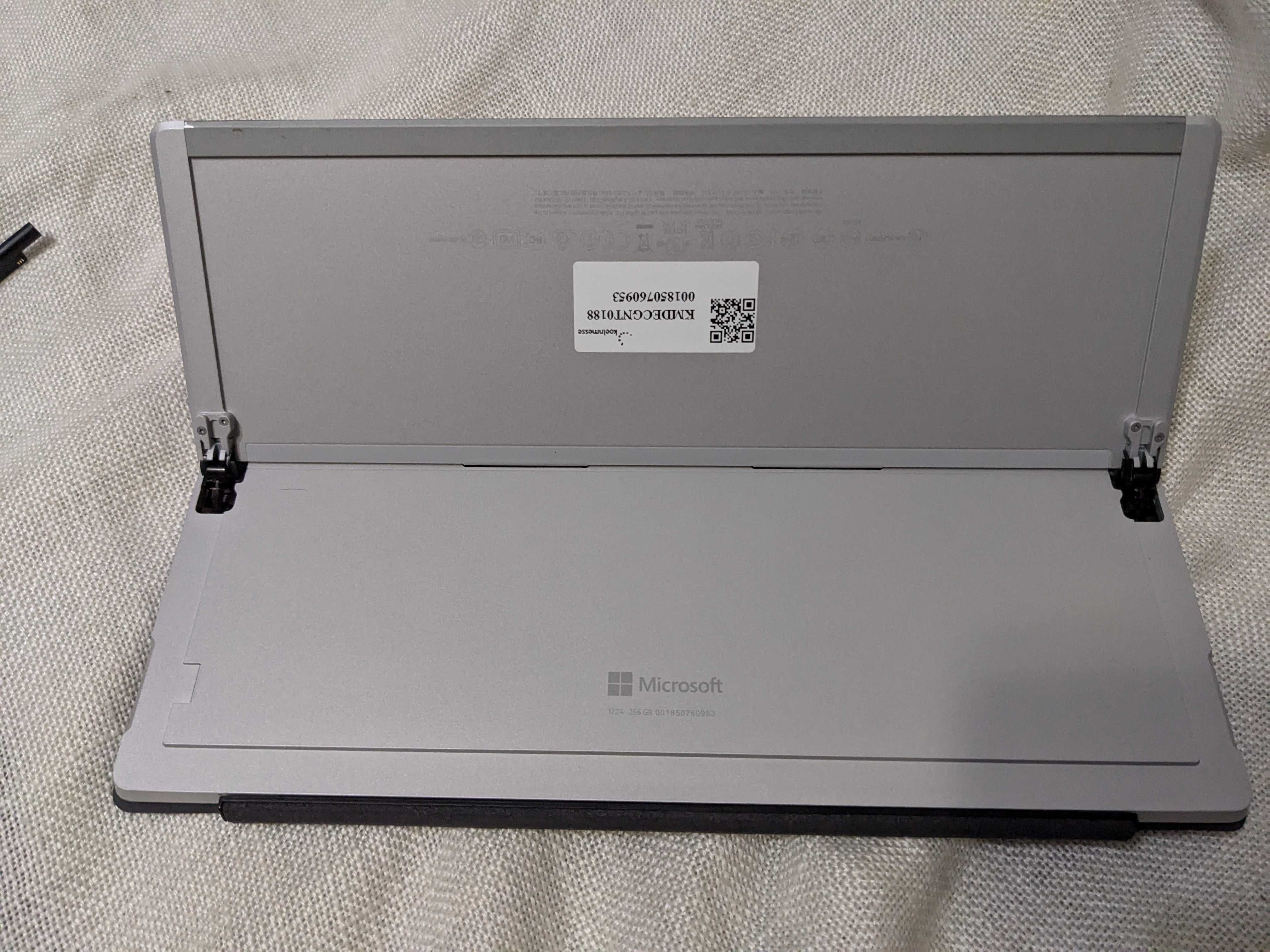Surface PRO 4.  Intel Core i7-6650U  16/256 gb.