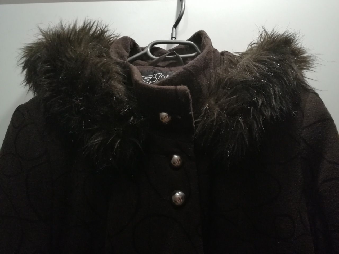 Ciepły płaszcz damski brązowy z futerkiem na zimę zimowa kurtka