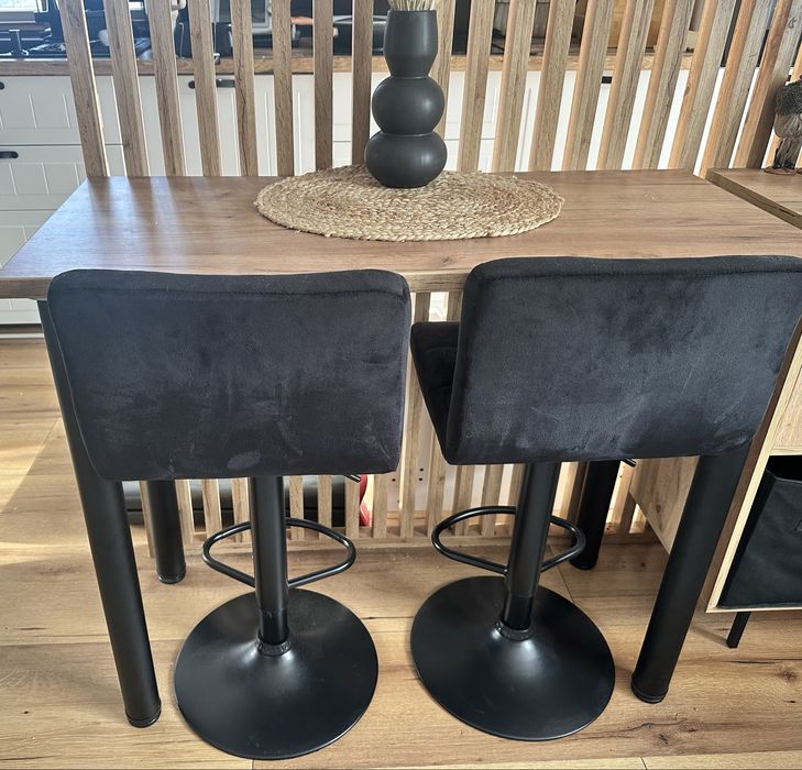 Stół kuchenny + 2 hokery czarne welur regulowana wysokosc, dab zloty