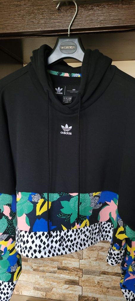 Damska czarna oryginalna bluza z kapturem Adidas cropped hoodie s