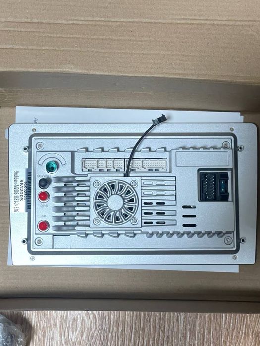 Штатна мультимедійна система 9 дюймів