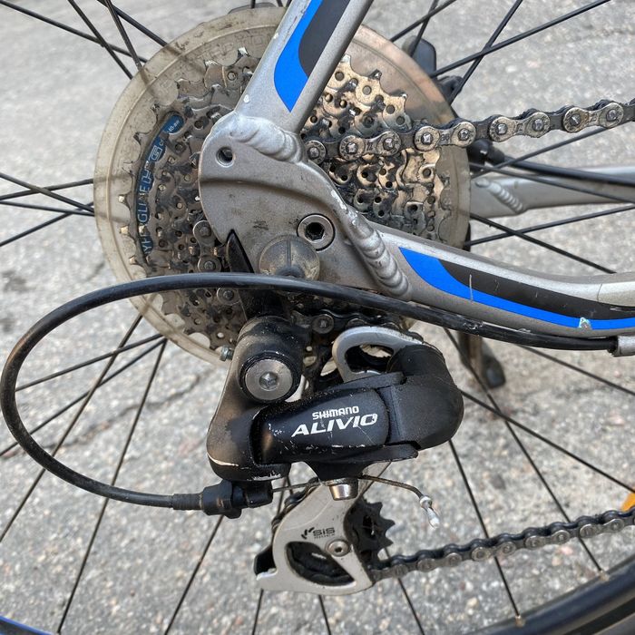 Городской велосипед giant roam.