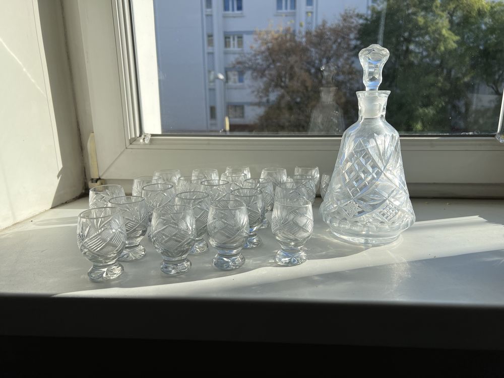 Kryształowa karafka + 23 kieliszki