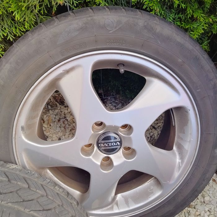 Felgi aluminiowe z oponami całorocznymi 195/55/16r  volvo