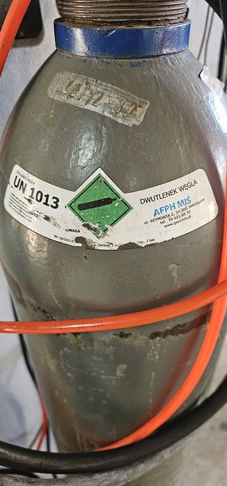 Butle CO 2 dwutlenek pełne