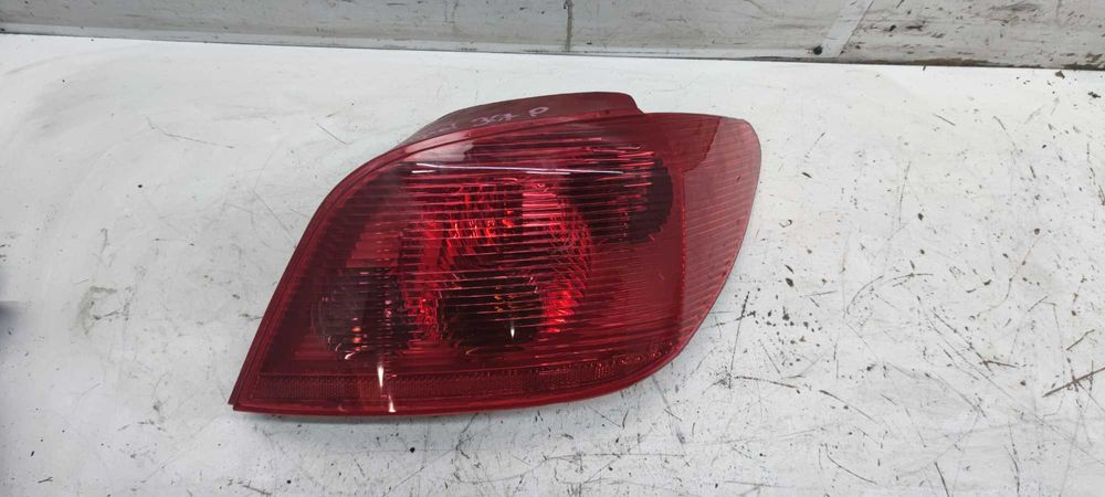 Peugeot 307 HB Lampa Tył Tylna Prawa PT