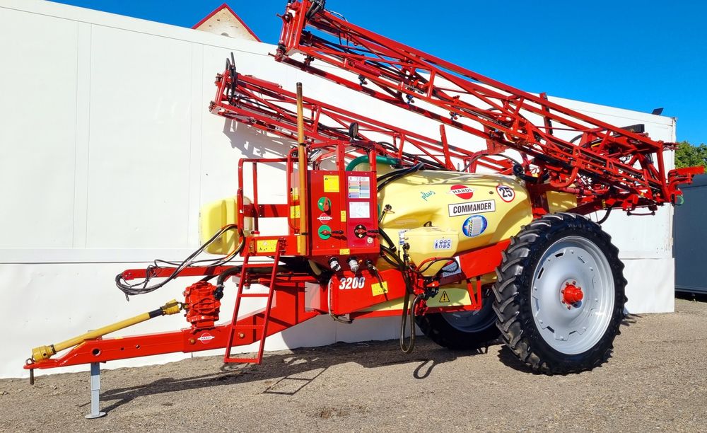 Opryskiwacz Hardi Comander Plus 3200l 21m/18m/12m 6 sekcji Filmy z Pra
