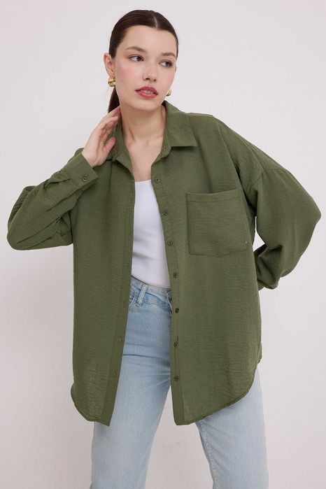 Koszula oversize z jedną kieszenią - khaki S