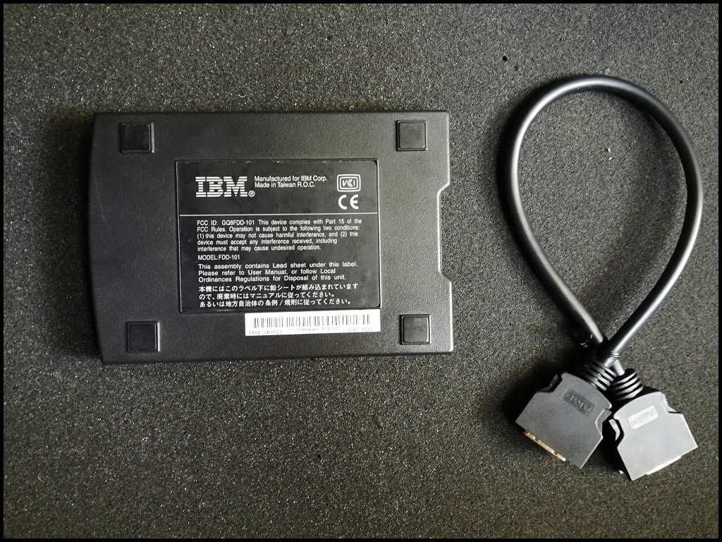 Unidade externa de disquetes 3,5" IBM FDD-101