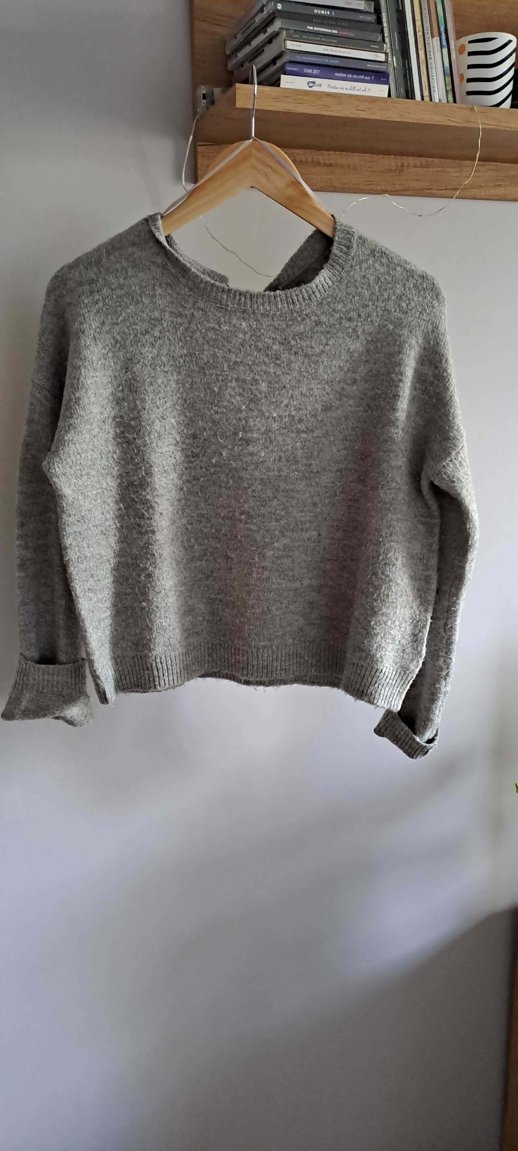 Szary sweter z ozdobna kokarda rozm. M firmy sinsay