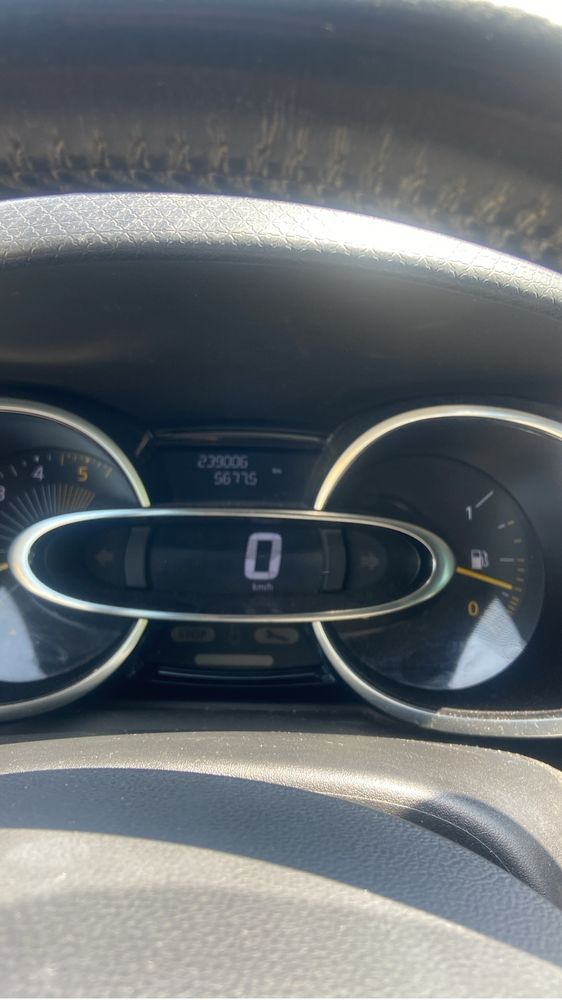 Renault Clio 2016 - carrinha - Versão limited - económico