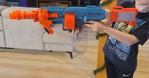 Mega nerf z celownikiem i magazynkiem