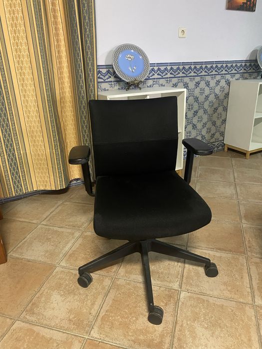 Cadeira de Escritorio Preta