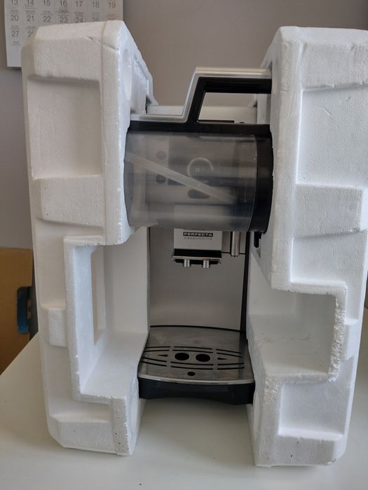 Automatyczny ekspres do kawy DeLonghi Perfecta Cappuccino Esam 5500