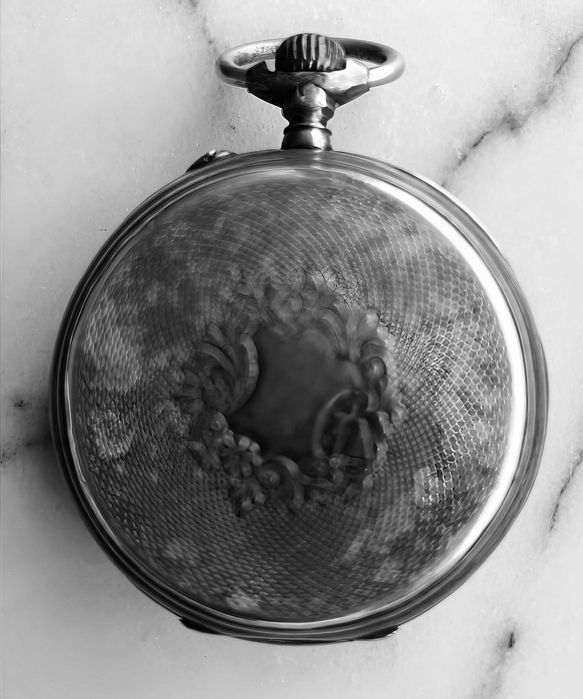 Relógio de bolso antigo em prata