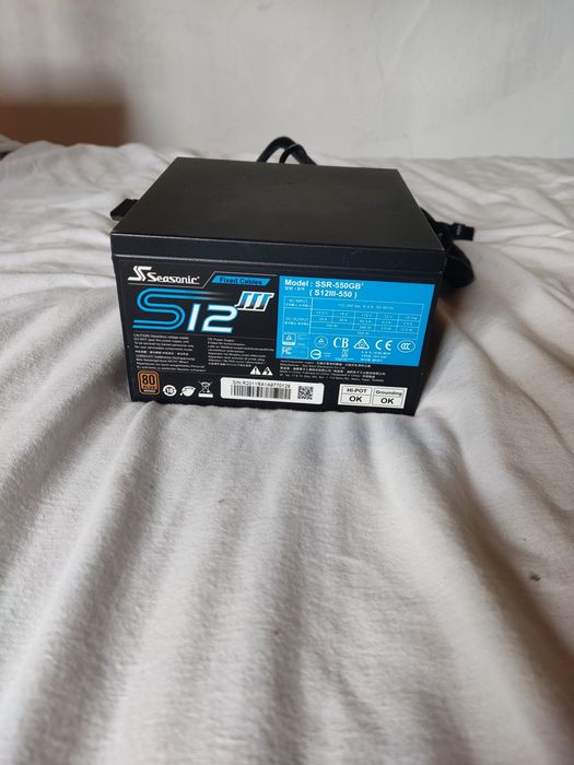 Discos e fonte alimentação