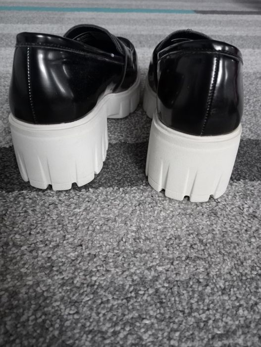Mokasyny damskie czarne Cropp 37
