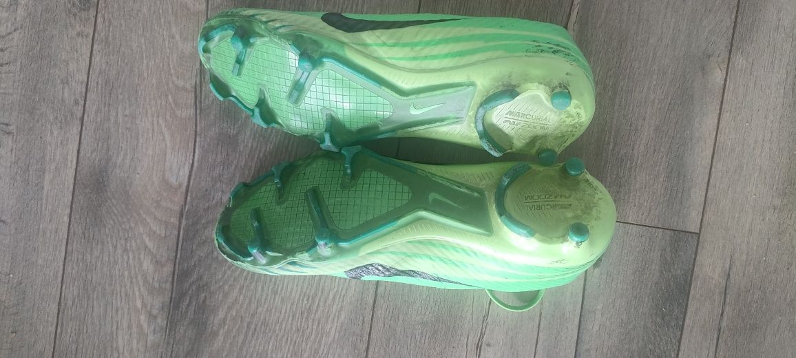 Korki piłkarskie Nike Mercurial