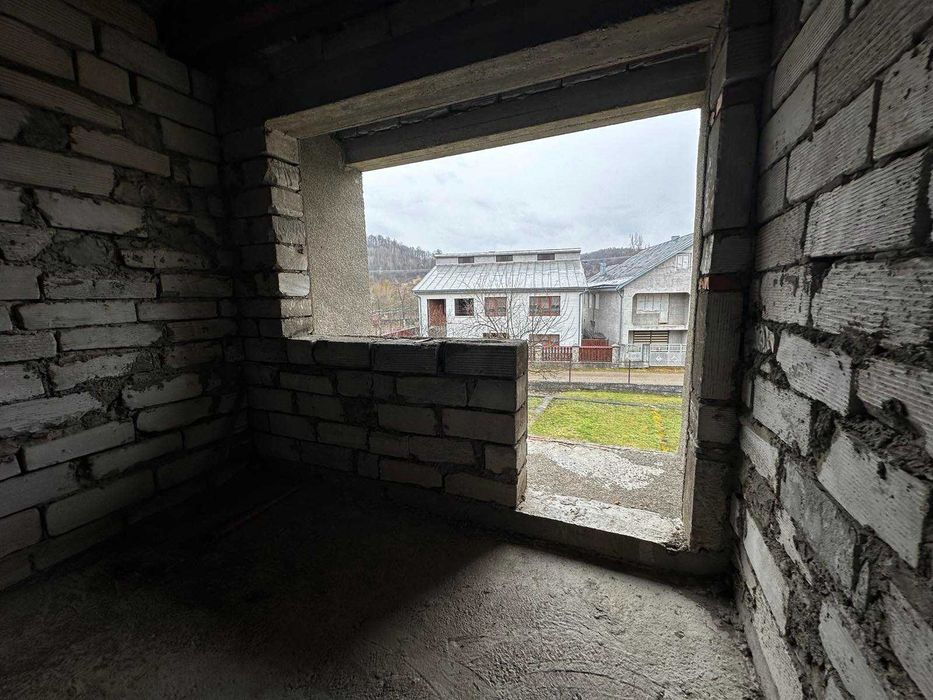 Продається будинок в с. Середнє Водяне