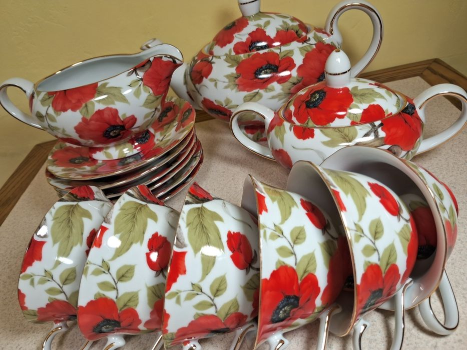 Чайниї сервіз червони макі