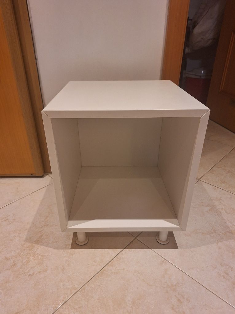 Cubo mesa cabeceira IKea