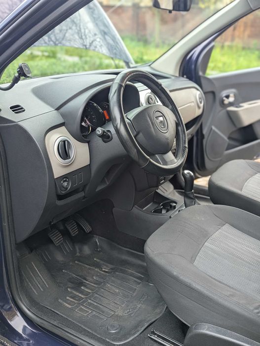 Автомобіль Dacia Dokker 2014 рік