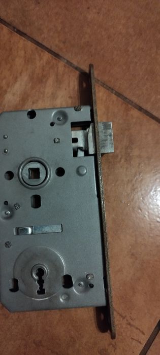 Zamek do drzwi wewnętrznych