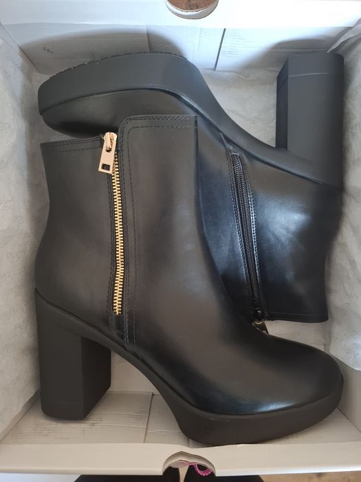 Botki na platformie 44