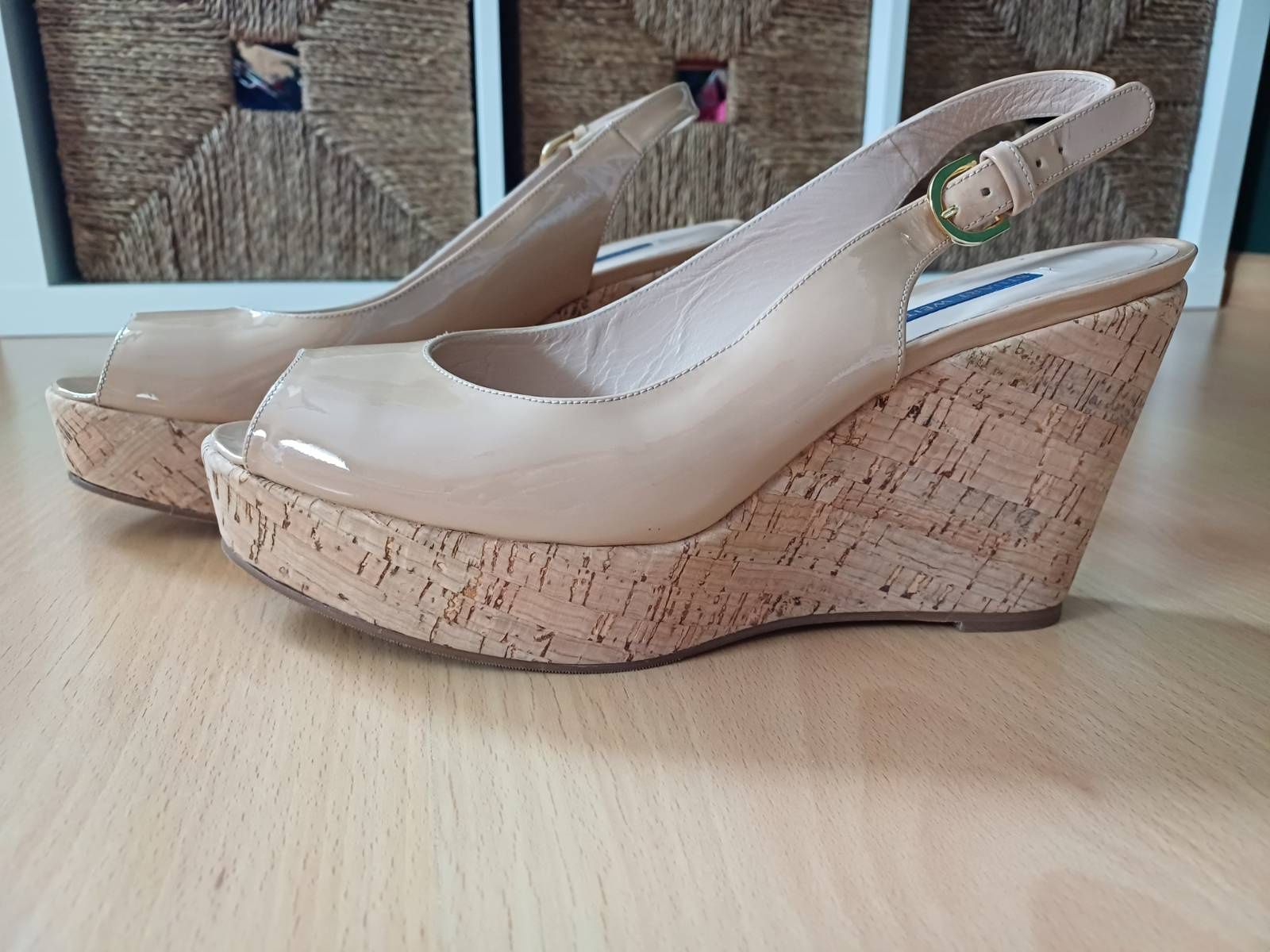 Buty na koturnie Stuart Weitzman