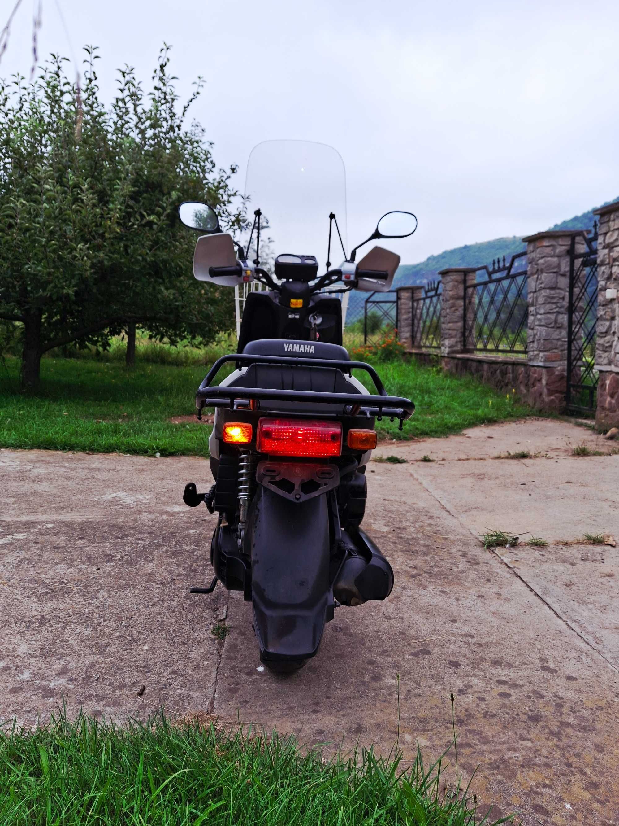 Скутер Yamaha Gear 4t. інжекторний 2012 р. у доброму стані.