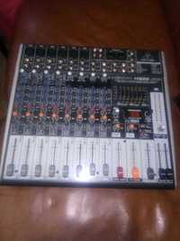 Mesa de mistura BEHRINGER Xenyx X1222 USB