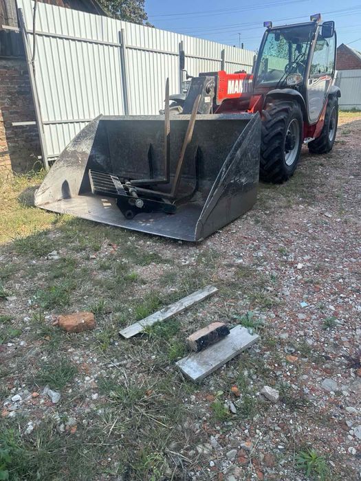 Маніту Шостка послуга фронтальний телескопічний навантажувач Manitou