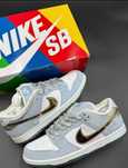 Nike Dunk SB SB Pro QS Holiday Special R.44