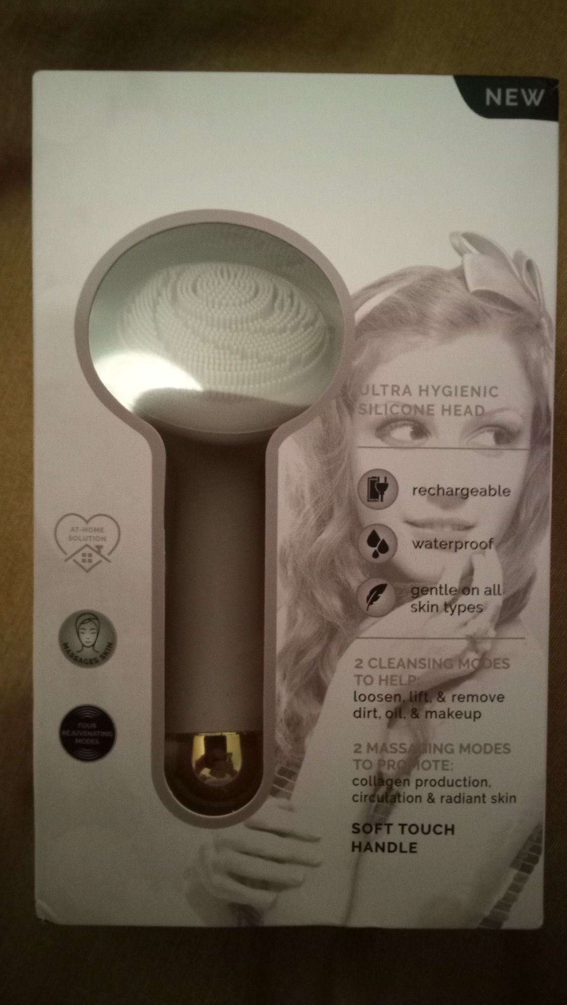 CLEANSE Facial cleanser & massager.