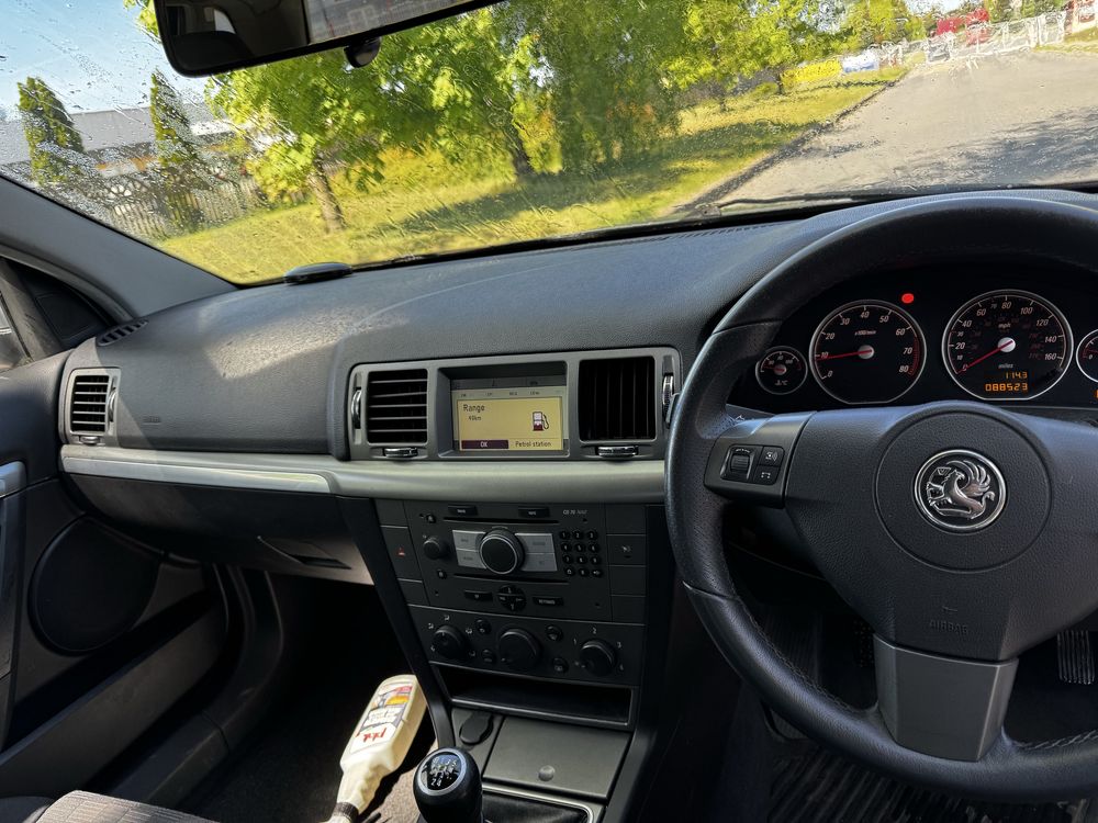 Opel vectra 1.8 benzyna zarejestrowany anglik  maly przebieg
