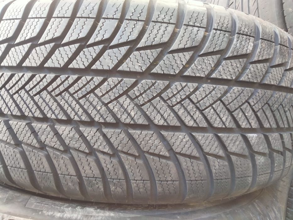 255 55R19 Bridgestone
