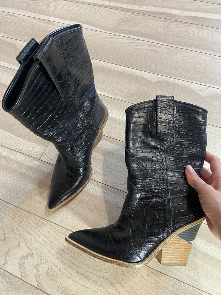 Козаки Fendi, сапоги, черевики, шкіряні