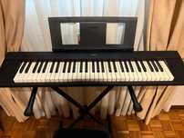 Teclado Yamaha NP-12 Quase Novo c/ suporte e banco