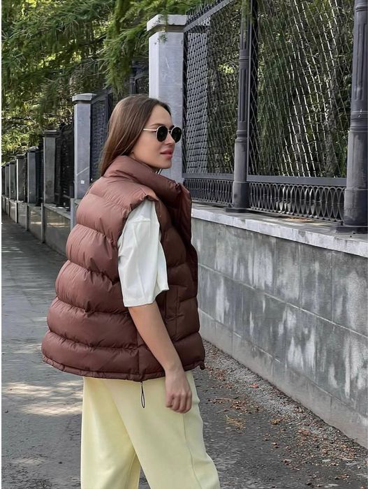 Жилетка  безрукавка осіння жіноча zara коричнева с м л