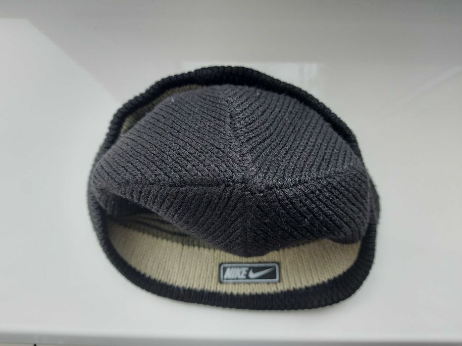 Шапка зимова тепла в'язана дитяча чорна Nike німецька гарний стан