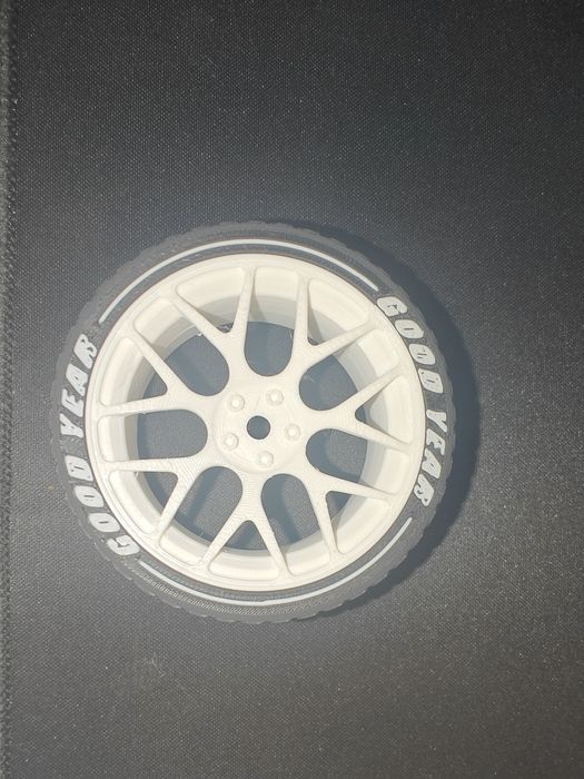 Pneu e jante (impressão 3D)