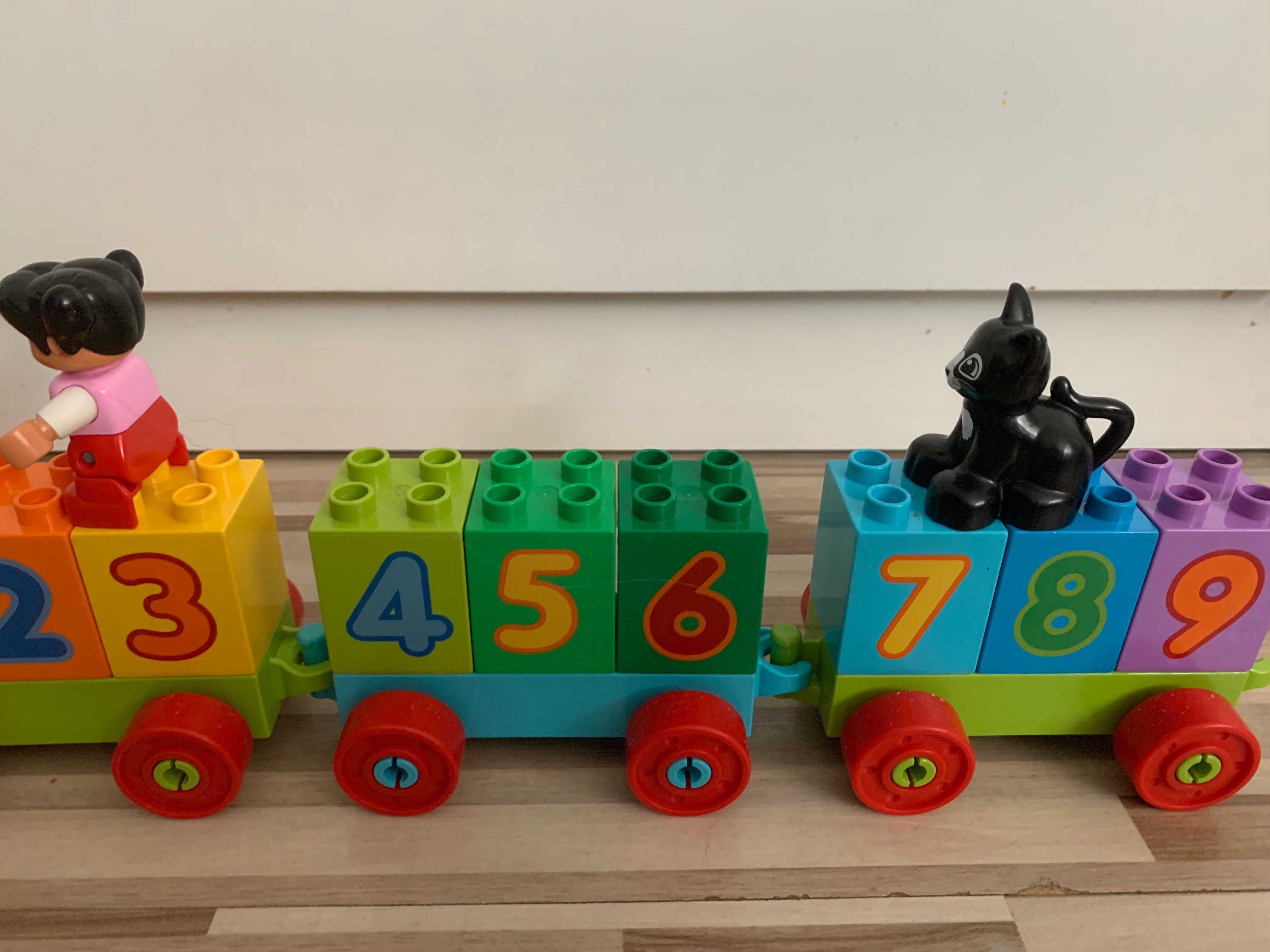 Pociąg z literkami Lego duplo