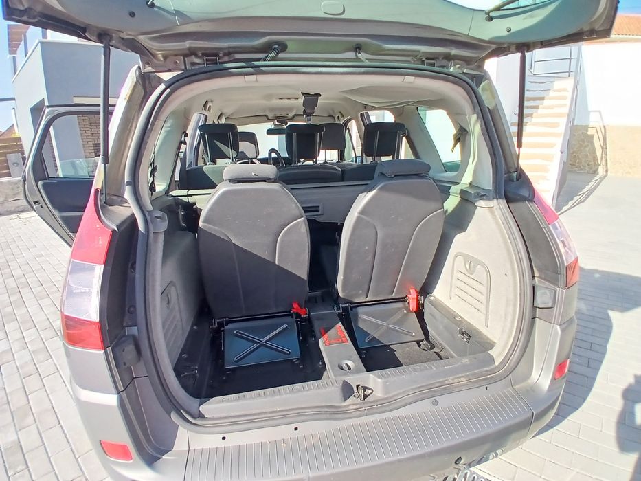Renault Scenic 5+2 lugares diesel económica