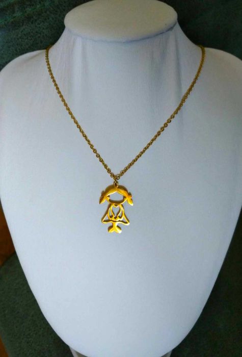 Colar Aço Dourado c/ Menina NOVO