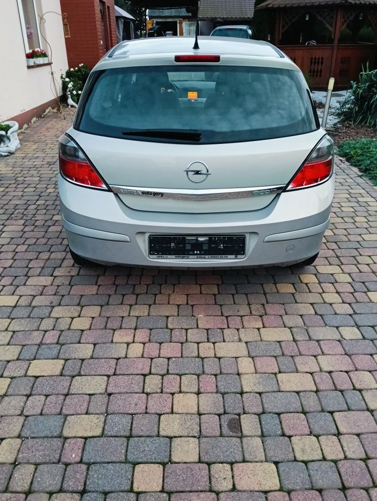 Samochód osobowy Opel Astra