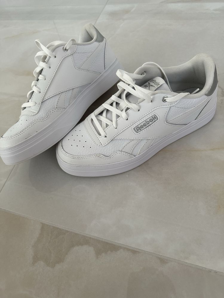 Кросівки reebok розмір39 eur