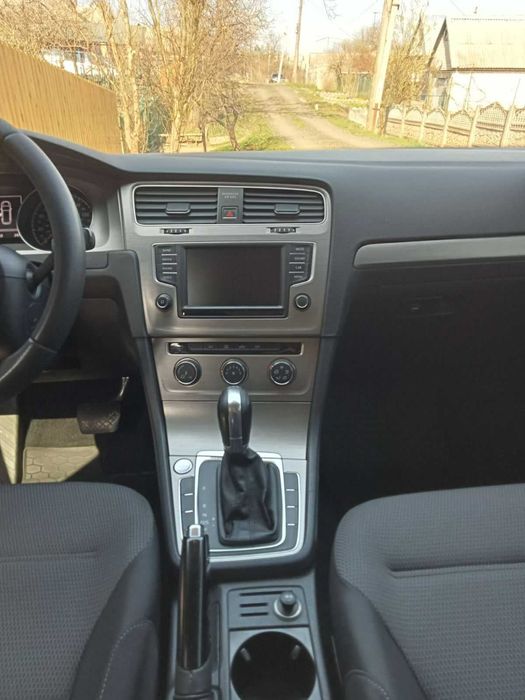 Продам машину Volswagen Golf 2015 року
