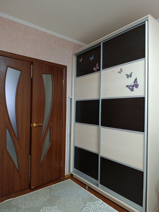 4 квартира, поруч Сильпо, правий берег.